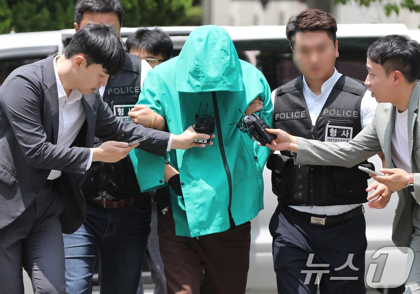 태국 파타야에서 공범 2명과 함께 한국인 관광객을 납치 살해한 혐의를 받는 피의자 A 씨(27)가 12일 오후 경남 창원 성산구 창원지방법원에서 열린 구속 전 피의자 심문(영장실질심사)에 출석하고 있다. 2024.7.12/뉴스1 ⓒ News1 윤일지 기자