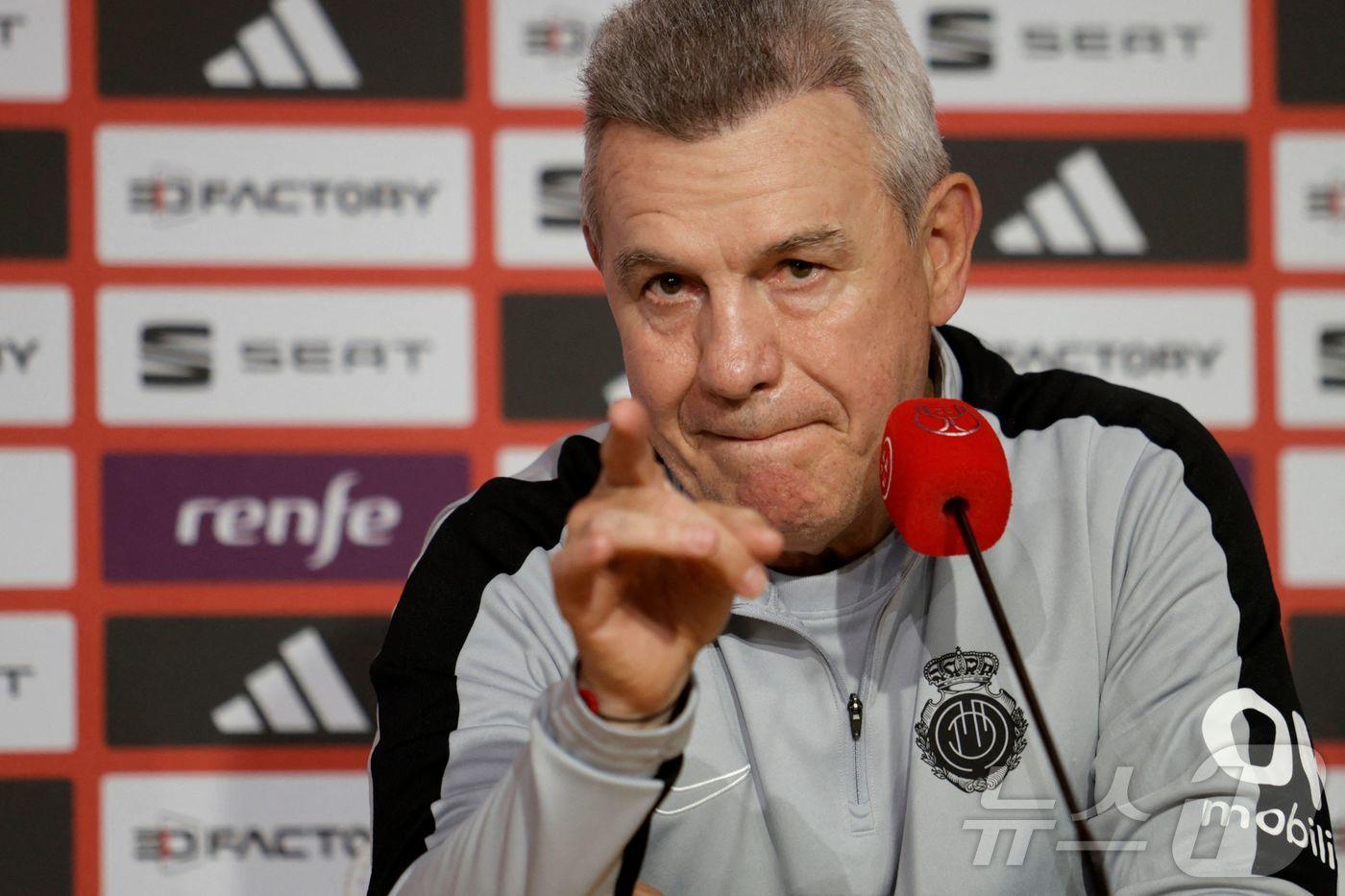 마요르카 지휘 시절의 아기레 감독 ⓒ AFP=뉴스1