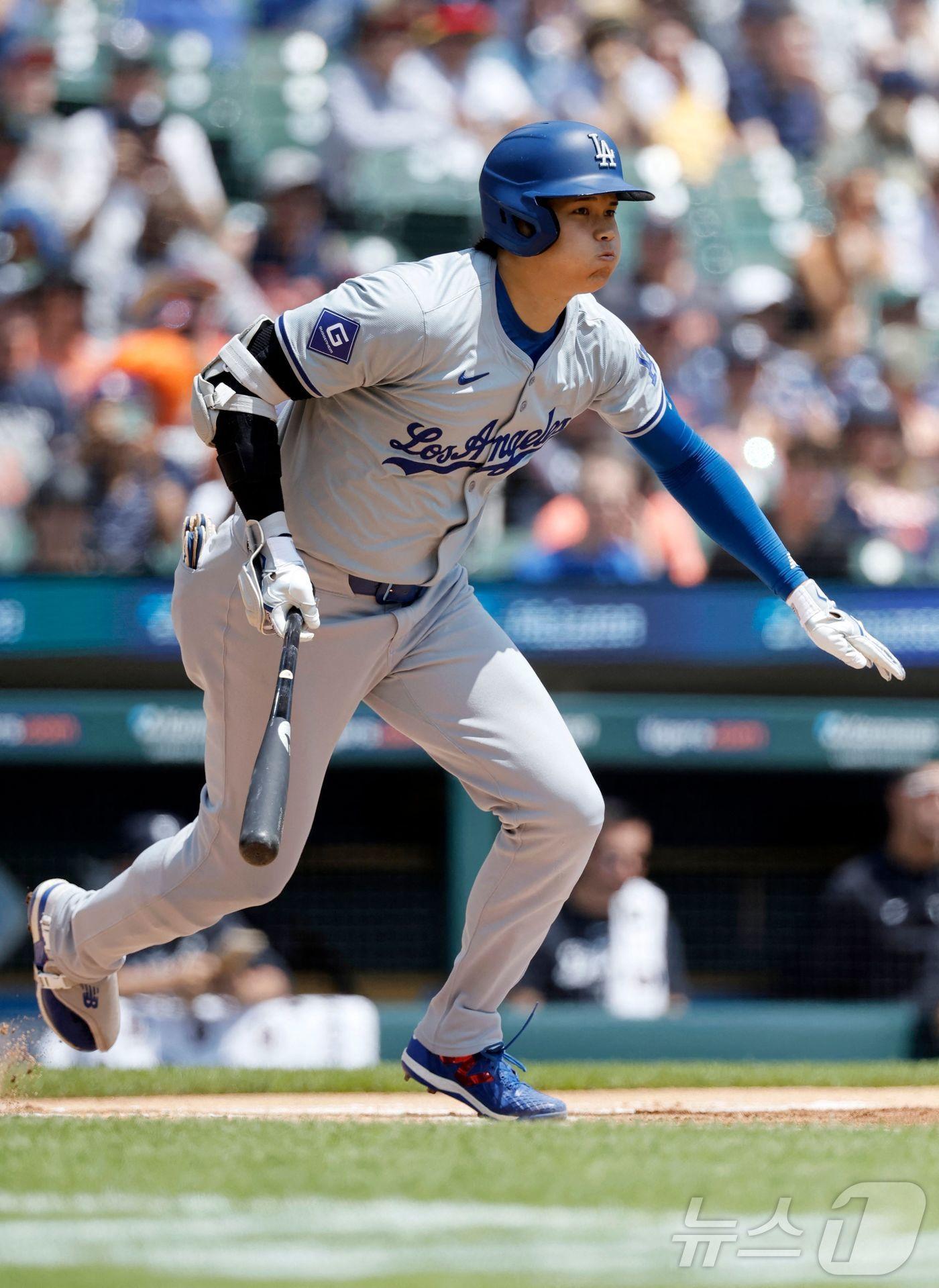 본문 이미지 - 오타니 쇼헤이(LA 다저스)가 14일(한국시간) 열린 디트로이트 타이거스와의 경기에서 개인 통산 100홈런을 때렸다. ⓒ AFP=뉴스1