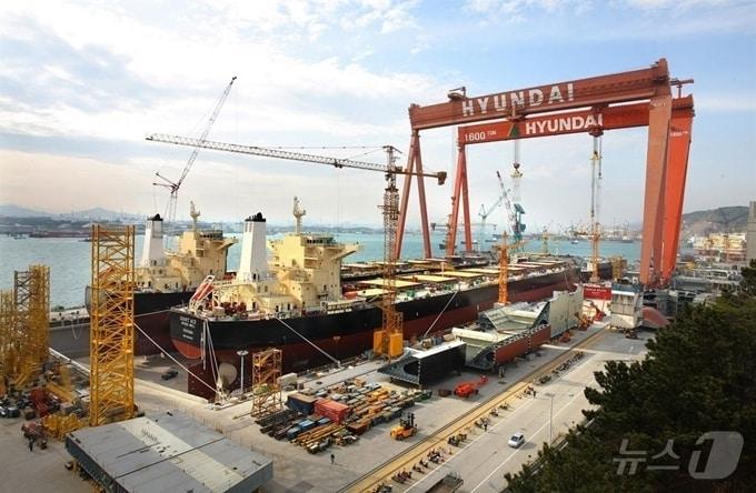 본문 이미지 - HD현대중공업 울산조선소 전경.(HD현대중공업 제공)