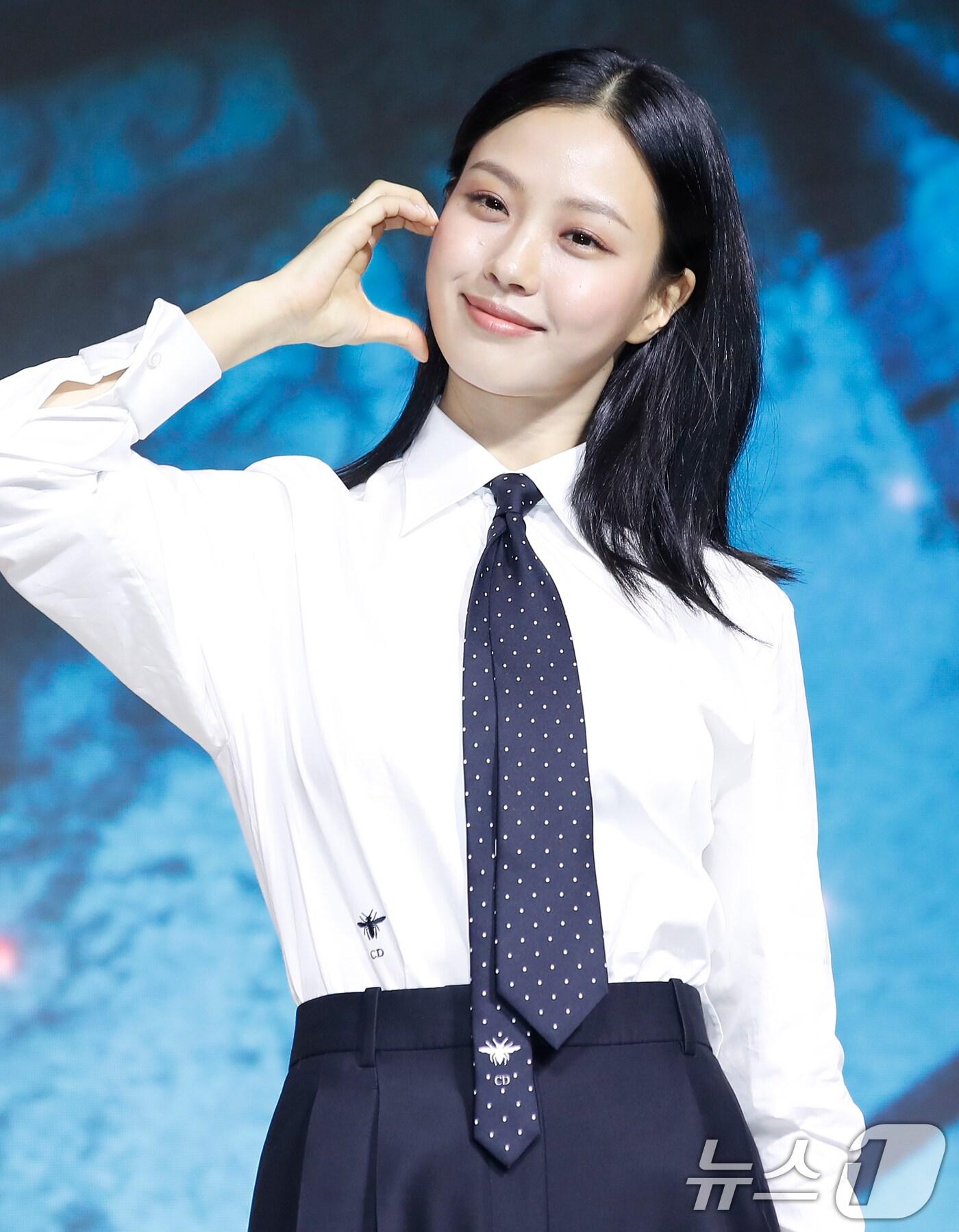 본문 이미지 - 배우 고민시가 17일 서울 종로구 JW 메리어트 동대문 스퀘어 서울에서 열린 넷플릭스 시리즈 '스위트홈' 시즌3 제작발표회에서 포즈를 취하고 있다. '스위트홈' 시즌3는 괴물화의 끝이자 신인류의 시작을 비로소 맞이하게 된 세상, 괴물과 인간의 모호한 경계 사이에서 선택의 기로에 놓인 이들의 더 처절하고 절박해진 사투를 그린 넷플릭스 시리즈다. 2024.7.17/뉴스1 ⓒ News1 권현진 기자