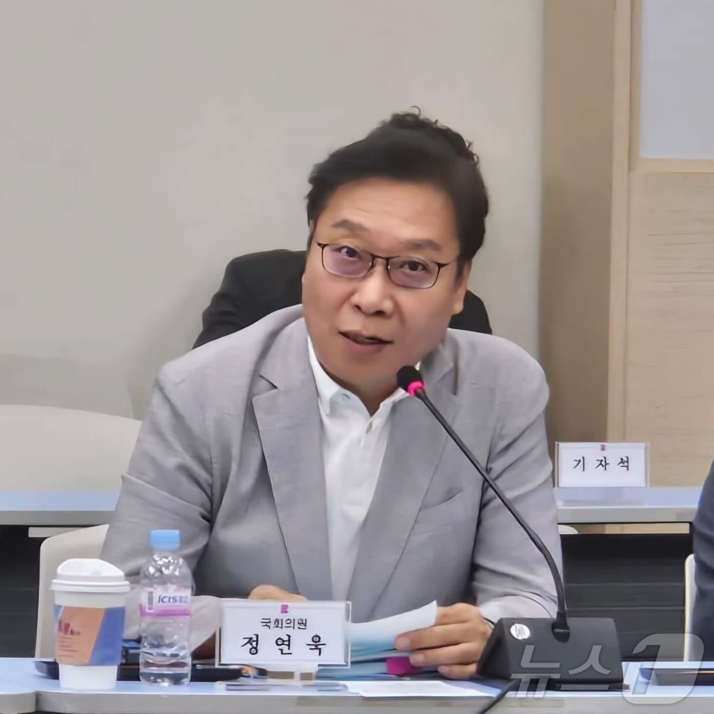 본문 이미지 - 5일 부산시청에서 열린 부산시-국민의힘 부산시당 간담회에서 정연욱 의원이 발언하고 있다.2024.7.5.(정 의원 SNS갈무리)