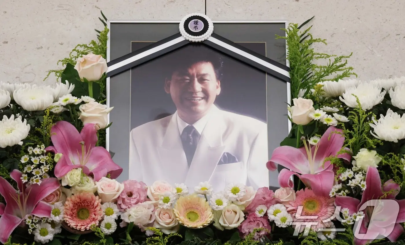 본문 이미지 - 가수 고(故) 현철(본명 강상수)의 빈소 ⓒ 뉴스1 사진공동취재단