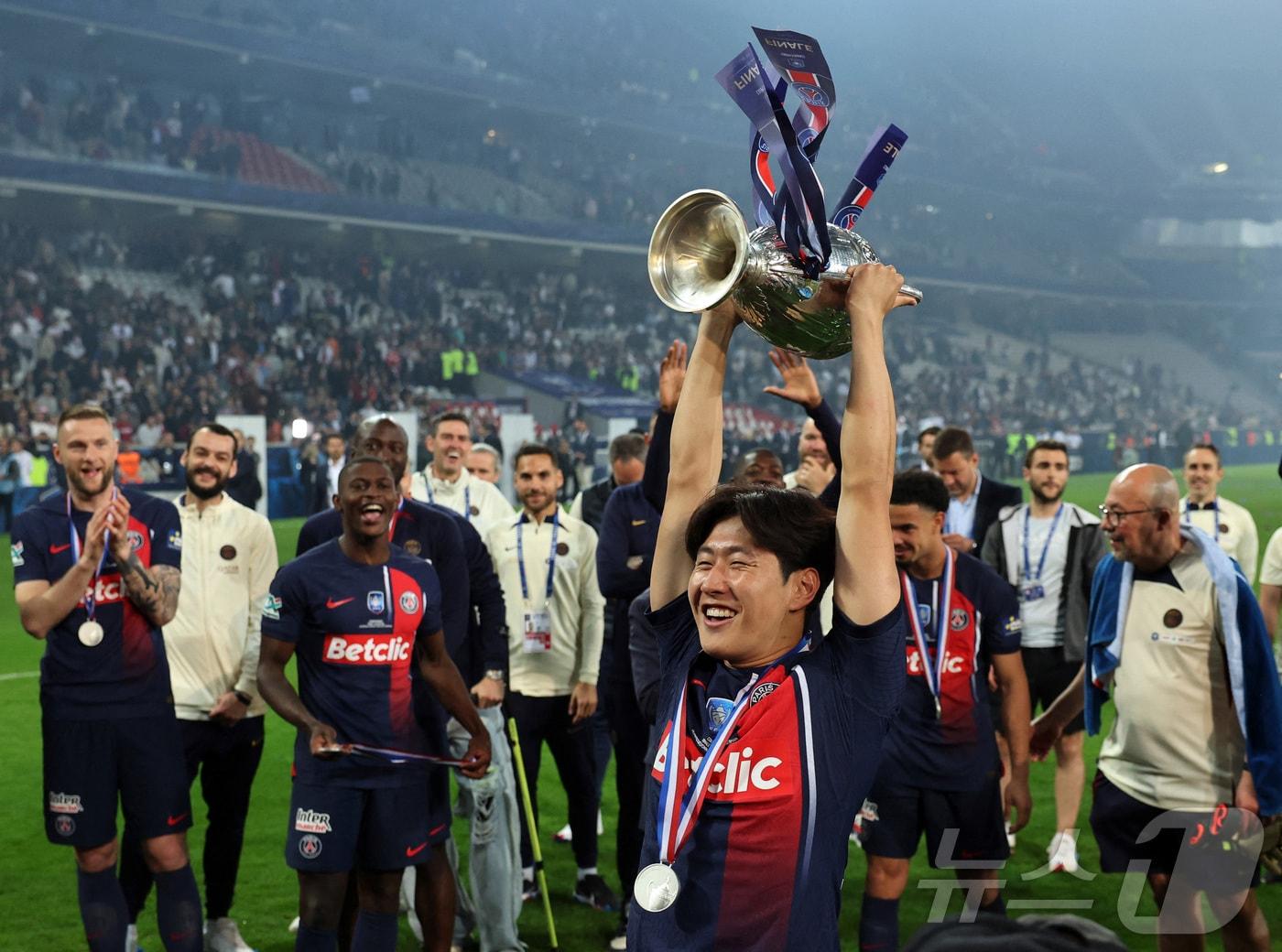 본문 이미지 - PSG에서 활약하고 있는 이강인. ⓒ 로이터=뉴스1