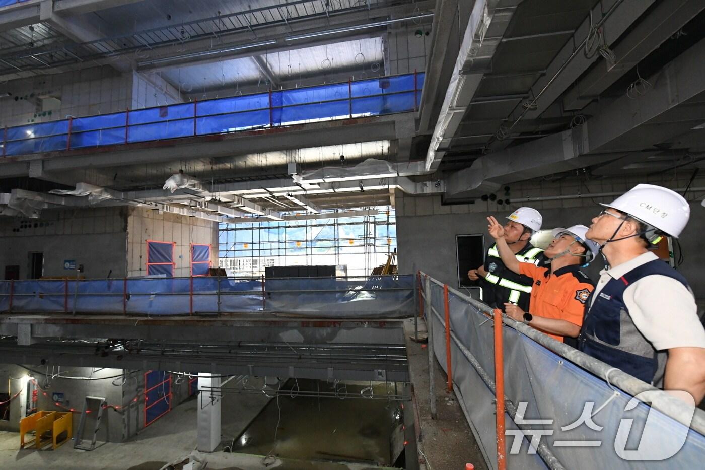 시설물 안전점검 장면(자료사진) /뉴스1