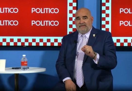 본문 이미지 - 도널드 트럼프 전 대통령 대선 캠프의 크리스 라시비타 공동선거대책위원장은 18일(현지시간) 정치전문매체 폴리티코와 CNN방송이 위스콘신주 밀워키 파이서브 포럼 인근에서 개최한 대담에서 발언을 하고 있다. 사진은 유튜브 화면 캡처.