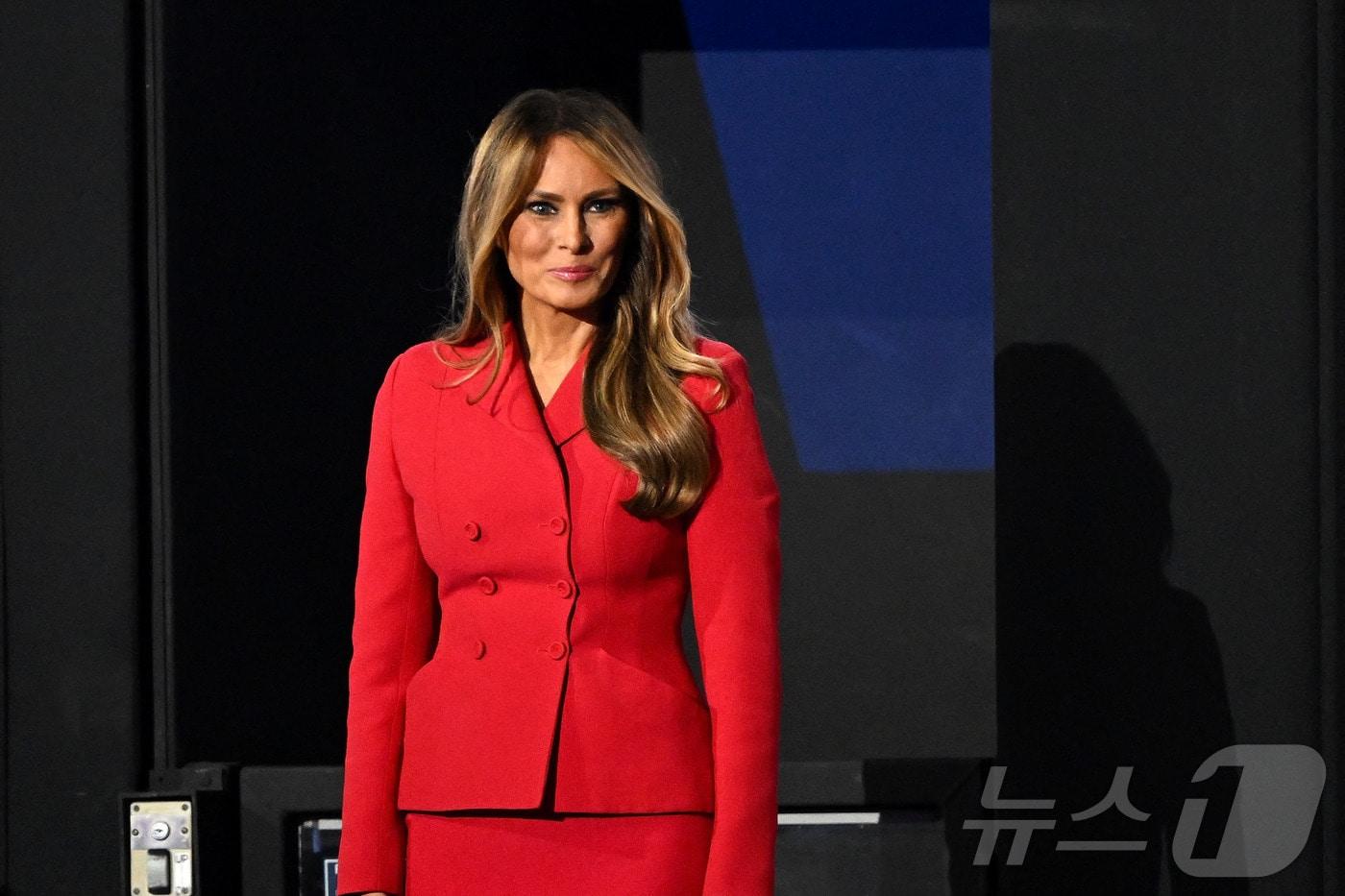 도널드 트럼프 전 미국 대통령의 부인 멜라니아 여사가 18일(현지시간) 위스콘신주 밀워키에서 열린 공화당 전당대회 마지막 날 행사에 도착을 하고 있다. 2024.07.19 ⓒ AFP=뉴스1 ⓒ News1 우동명 기자