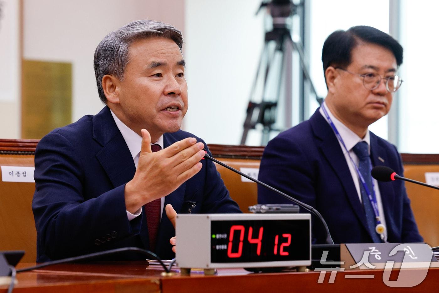 이종섭 전 국방부 장관이 19일 서울 여의도 국회 법제사법위원회에서 열린 '윤석열 대통령 탄핵소추안 발의 요청' 국민동의 청원 관련 청문회에서 의원 질의에 답하고 있다. 2024.7.19/뉴스1 ⓒ News1 안은나 기자