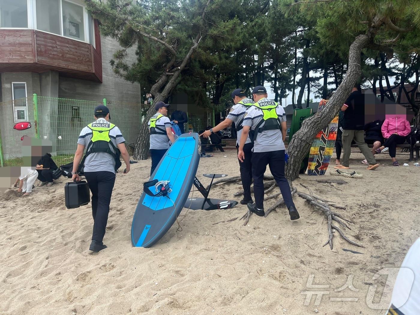 본문 이미지 - 동해해경 성수기 수상레저 특별단속.&#40;동해해경 제공&#41; 2024.7.19/뉴스1