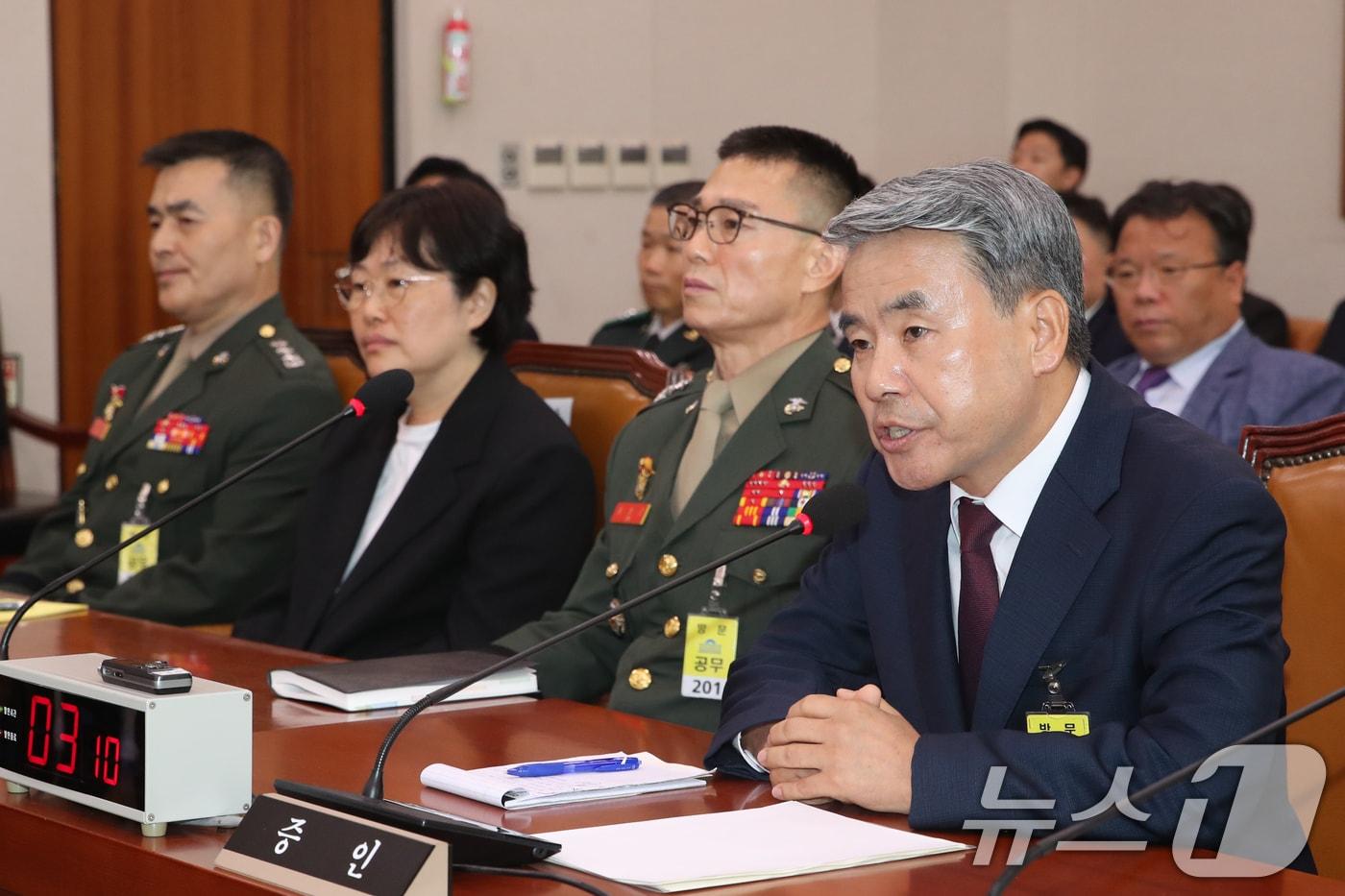 앞줄 오른쪽부터 이종섭 전 국방부 장관, 임성근 전 해병대1사단장, 유재은 전 국방부 법무관리관, 박정훈 해병대수사단장(대령). 2024.7.19/뉴스1 ⓒ News1 이광호 기자