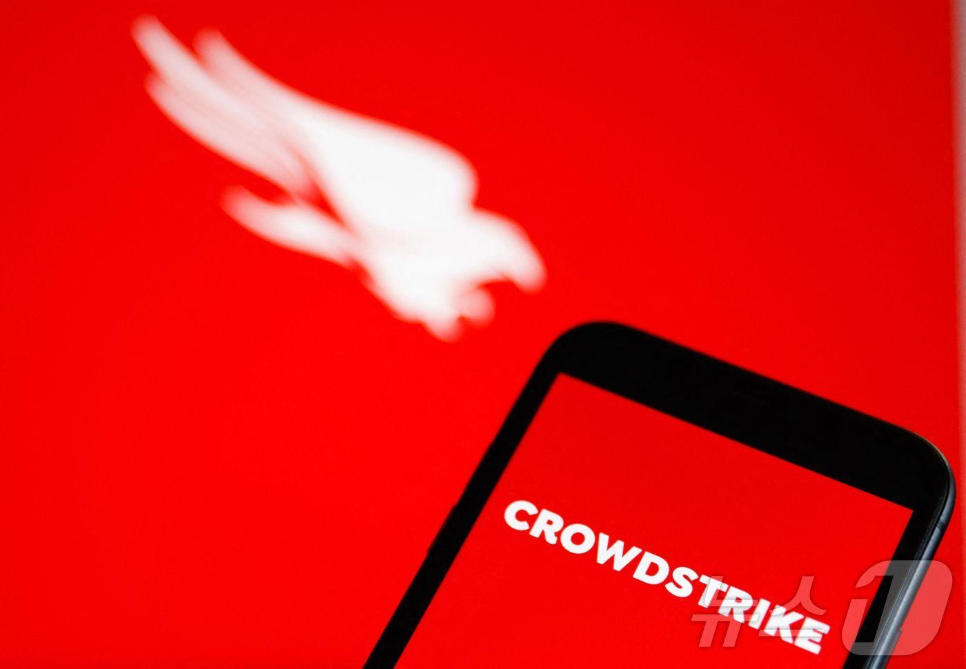 본문 이미지 - 크라우드스트라이크 로고 관련 이미지. ⓒ AFP=뉴스1