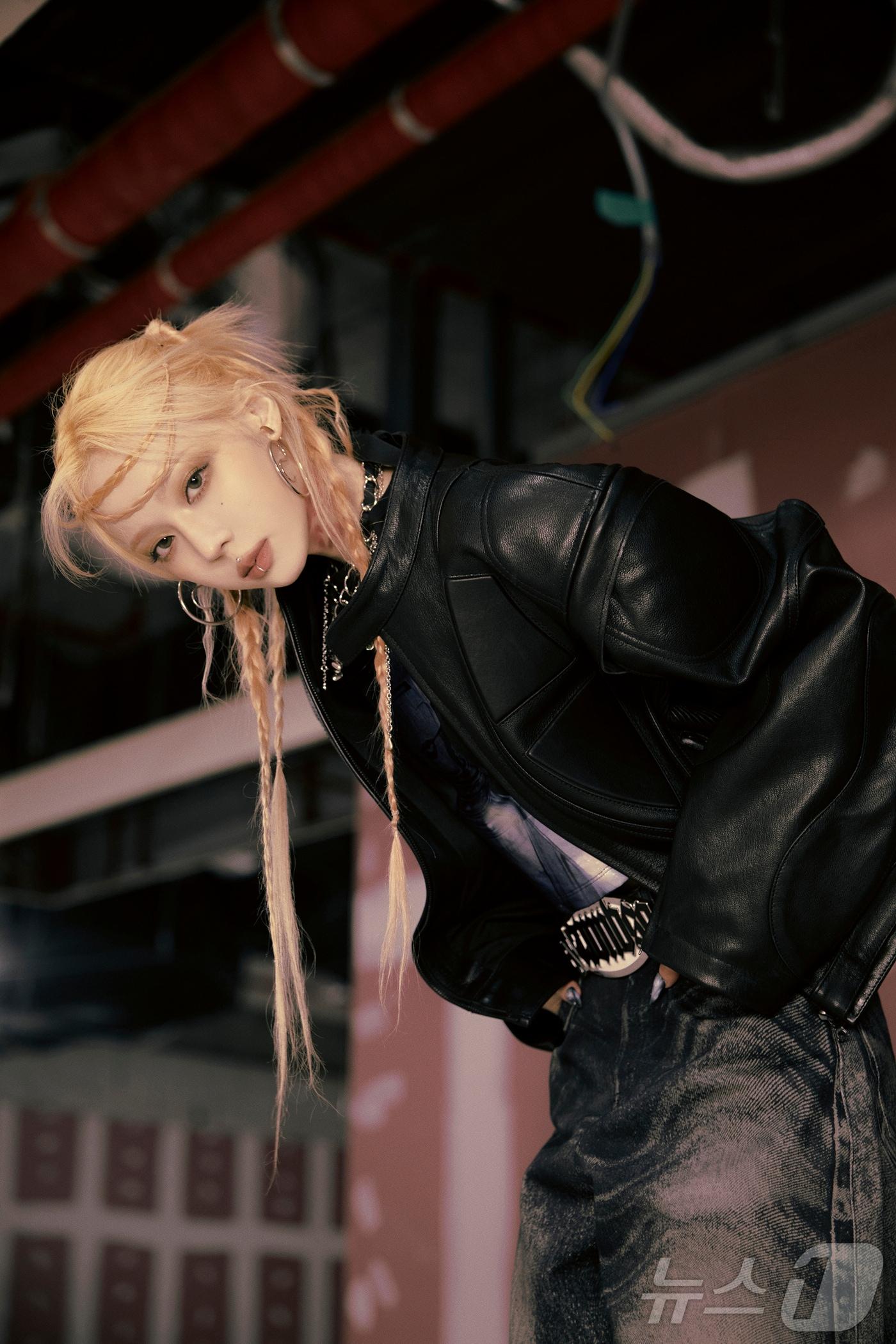 본문 이미지 - 걸그룹 에스파의 윈터가 25일 잠실구장에서 열리는 두산-키움전 시구에 나선다. (두산 베어스 제공)