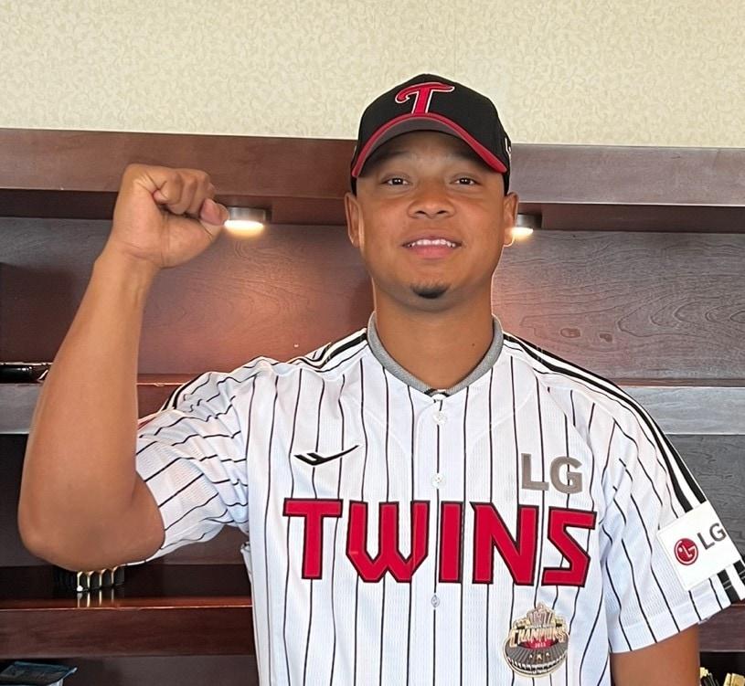 본문 이미지 - LG 트윈스의 새 외국인투수 엘리에이저 에르난데스. (LG 제공)