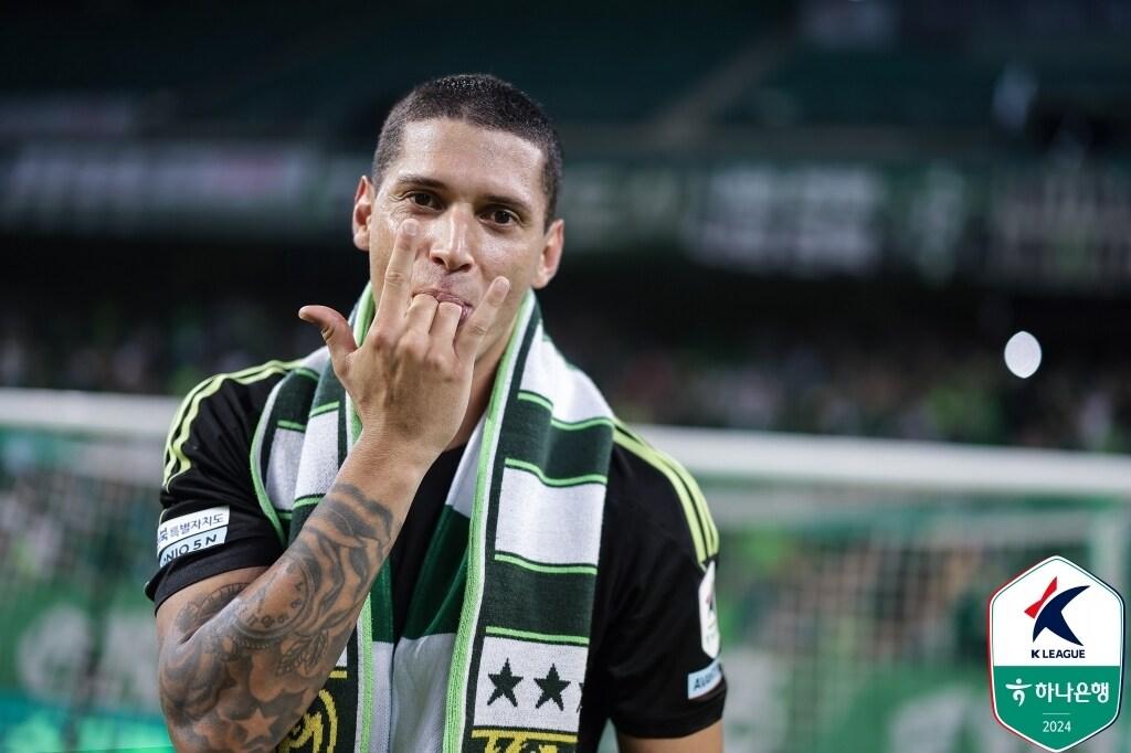 본문 이미지 - 전북 현대의 외국인 공격수 티아고. (한국프로축구연맹 제공)