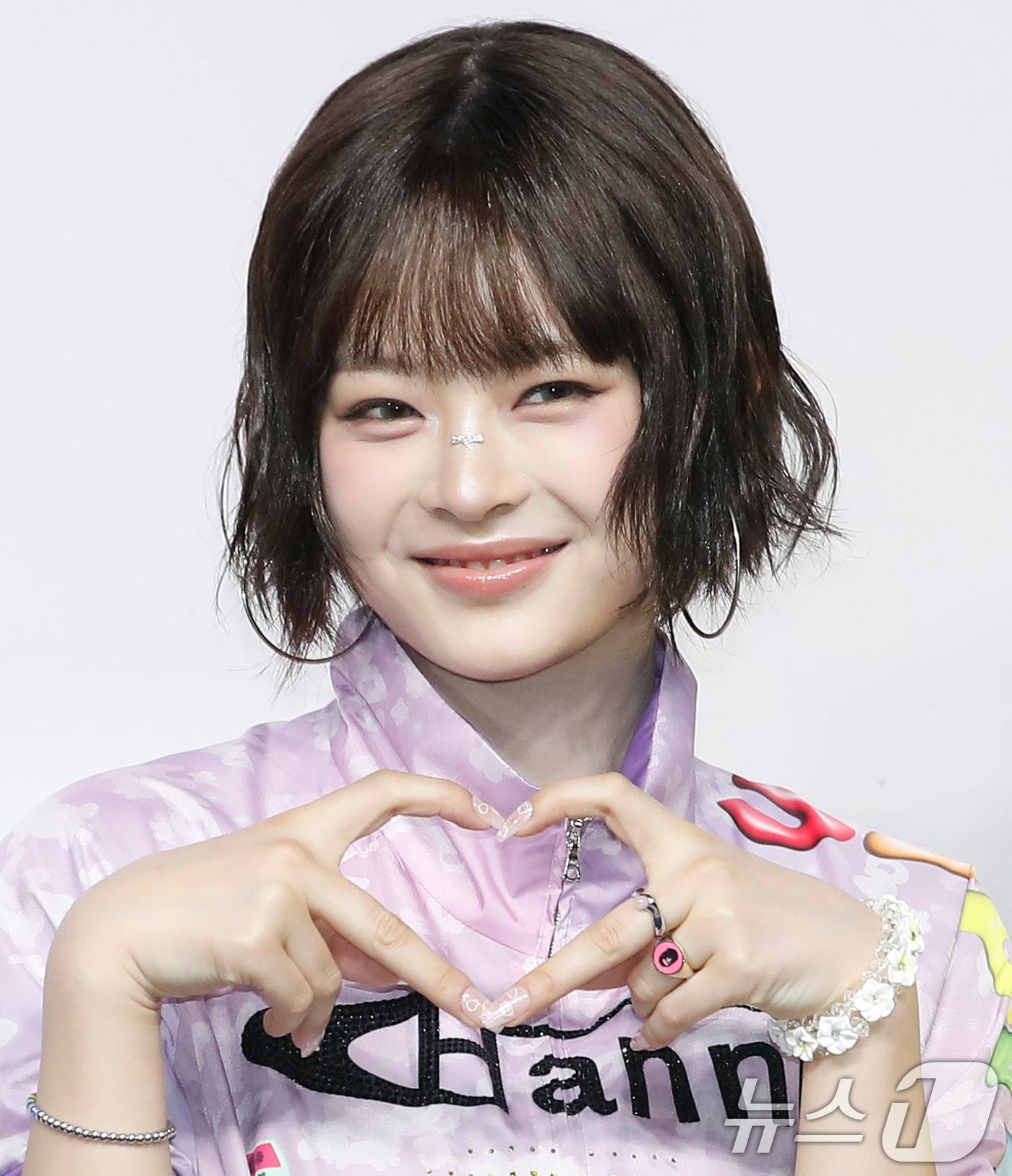 본문 이미지 - 뉴진스 하니가 21일 오후 인천 중구 인스파이어 아레나에서 열린 ‘2024 SBS 가요대전 서머’ 블루카펫 행사에서 포즈를 취하고 있다. 2024.7.21/뉴스1 ⓒ News1 권현진 기자