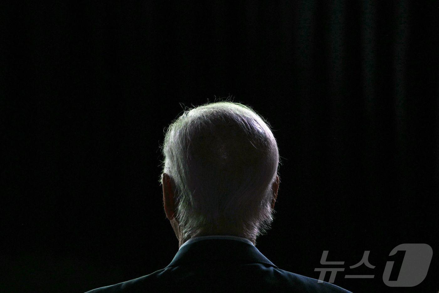 본문 이미지 - 조 바이든 미국 대통령이 지난 6월 10일 워싱턴 백악관에서 노예 해방 기념일을 맞아 열린 준틴스 콘서트에 참석을 하고 있다. 바이든 대통령은 21일 (현지시간) 민주당 대선 후보직에서 사퇴하겠다고 발표하며 카멀라 해리스 부통령의 후보 승계를 지지한다고 밝히고 있다.2024.07.22 ⓒ AFP=뉴스1 ⓒ News1 우동명 기자