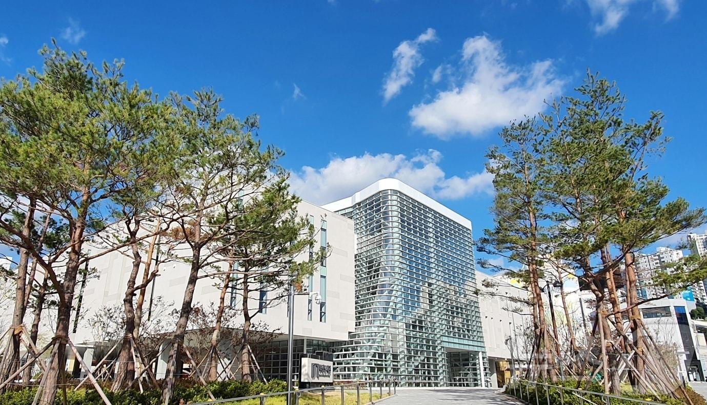 본문 이미지 - 부산도서관 전경&#40;부산도서관 제공&#41;