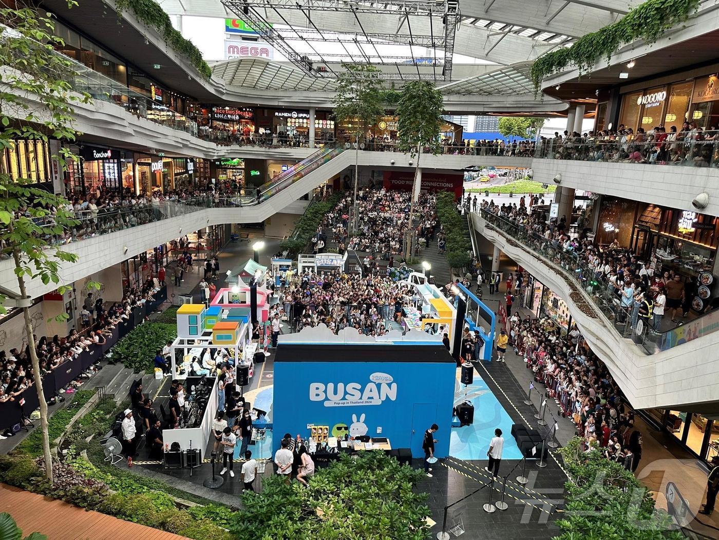 본문 이미지 - 지난 19일부터 3일간 태국 방콕 메가방나 태국 로드쇼 현장(부산관광공사 제공)