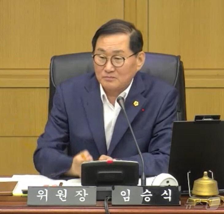 본문 이미지 - 임승식 전북자치도의원이 한우 산지 가격 폭락에 따른 수급 조절을 위한 특단의 대책을 정부와 전북도에 요청했다.2024.7.22/뉴스1