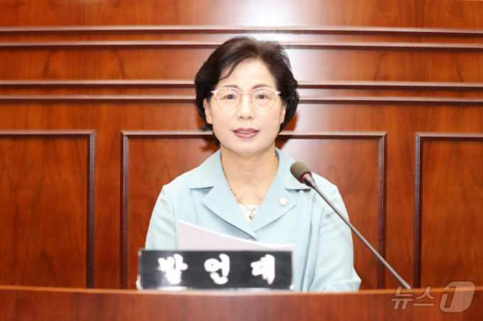 본문 이미지 -  전북특별자치도 부안군의회 김두례 의원이 23일 열린 제353회 임시회에서 5분 자유발언을 통해 지진 대응력 강화와 내진보강 계획의 조속한 수립 및 시행을 촉구했다.(부안군 의회 제공)2024.7.23/뉴스1