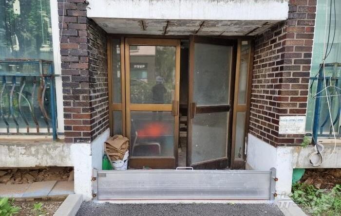 본문 이미지 - 차수판 설치 사진(경기 김포시 제공)/뉴스1