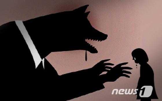 본문 이미지 -  자신이 근무하는 학원 수강생인 여중생을 심리적으로 길들이는 '소위' 가스라이팅'해 성폭행하고 영상까지 촬영한 학원 강사가 항소심에서도 1심 형량이 유지됐다. /뉴스1
