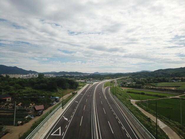 본문 이미지 - 충청내륙고속화도로.(충북도 제공)/뉴스1
