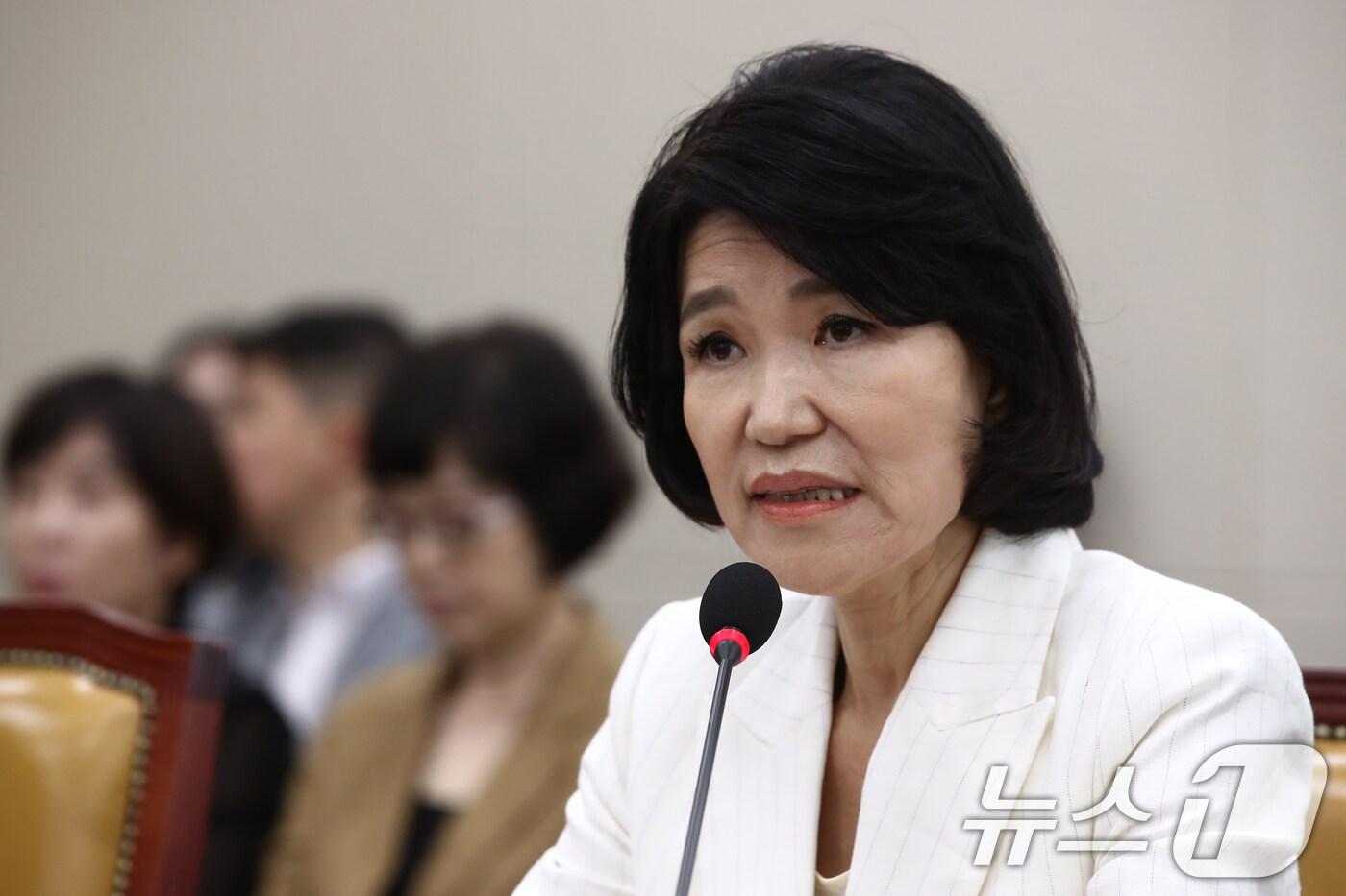 이진숙 방송통신위원회 위원장 후보자가 24일 오전 서울 여의도 국회 과학기술정보방송통신위원회에서 열린 인사청문회에서 의원질의에 답하고 있다. 2024.7.24/뉴스1 ⓒ News1 이광호 기자