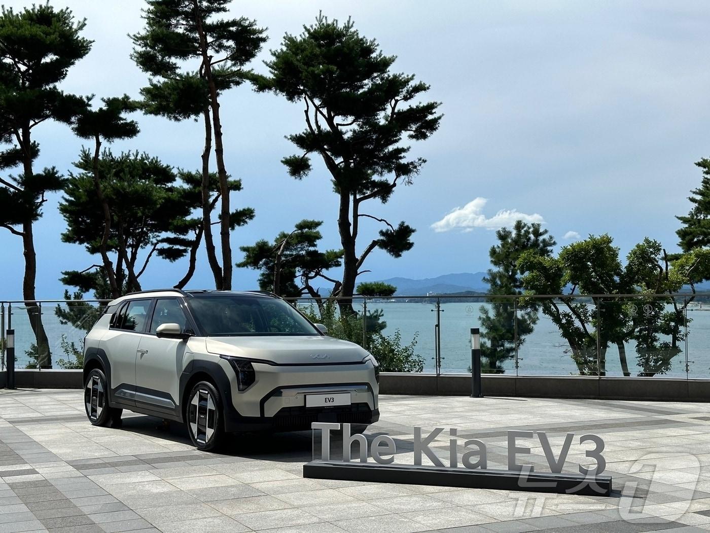 본문 이미지 - 기아의 소형 전기 SUV 'EV3'ⓒ 뉴스1 이동희 