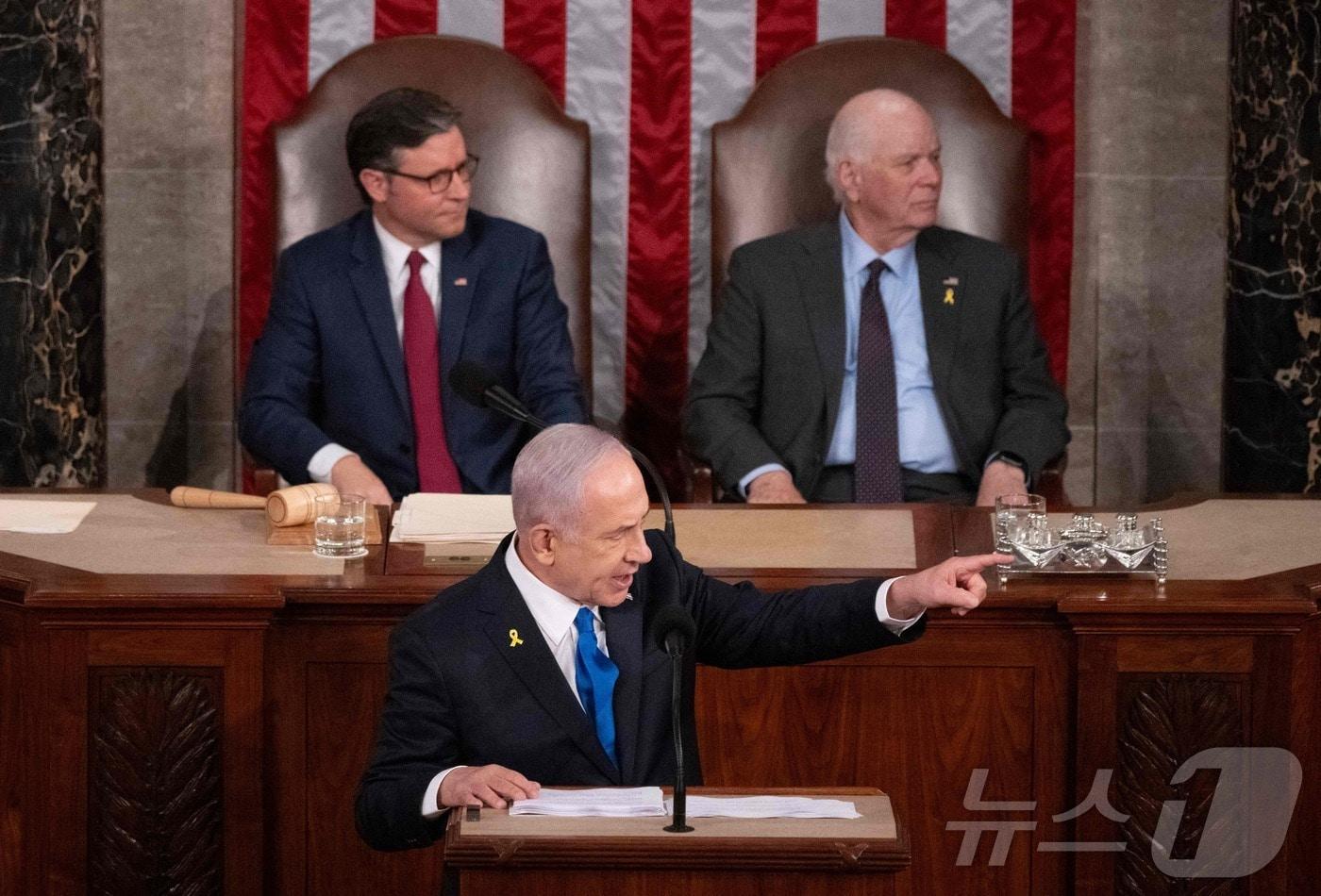 베냐민 네타냐후 이스라엘 총리가 24일(현지시간) 미국 워싱턴DC 미(美) 국회의사당에서 열린 상·하원 합동회의에서 가진 연설에서 이스라엘 군인들에게 감사 인사를 하고 있다. 2024.07.24/뉴스1 ⓒ AFP=뉴스1 ⓒ News1 조소영 기자