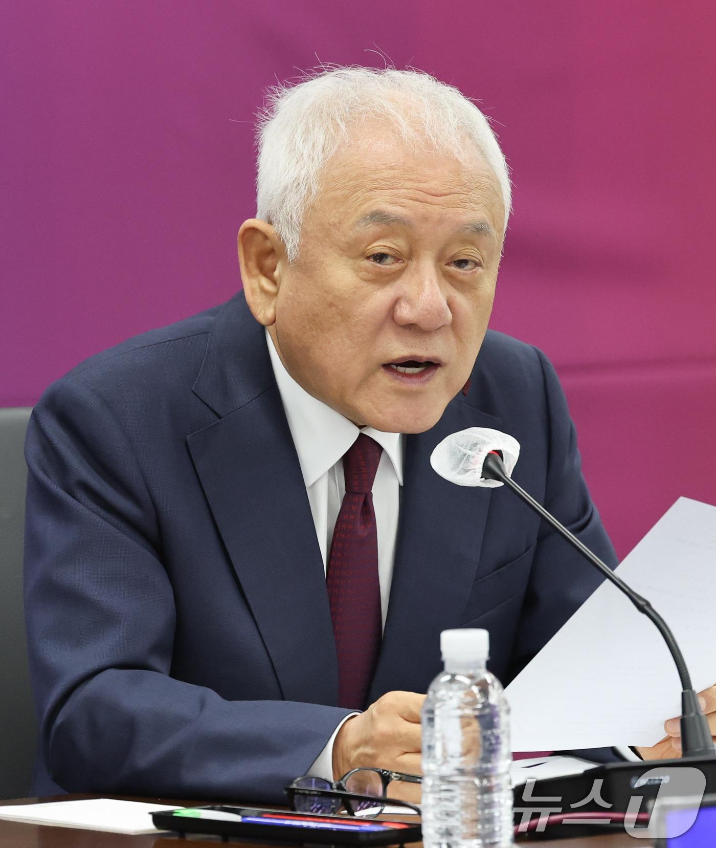 본문 이미지 - 김한길 국민통합위원회 위원장이 26일 서울 종로구 정부서울청사에서 열린 지역활력 제고 특별위원회 출범식에서 인사말을 하고 있다. 2024.7.26/뉴스1 ⓒ News1 허경 기자