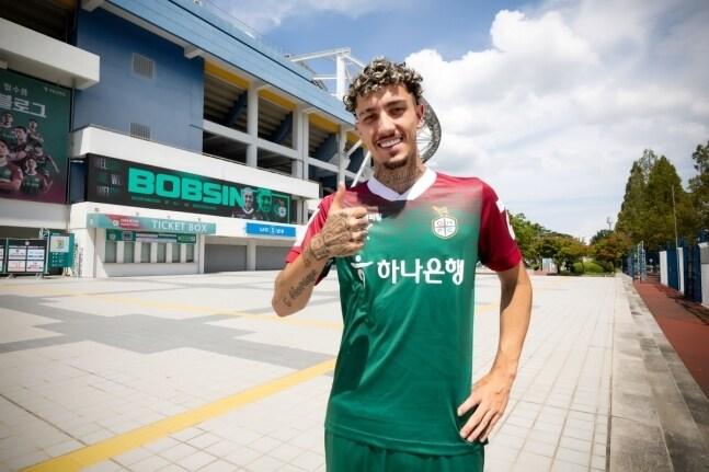 본문 이미지 - 대전하나시티즌에 입단한 밥신 (대전 제공)