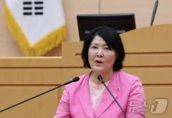 본문 이미지 - 윤명희 전남도의원이 5분 자유발언을 하고 있다.(전남도의회 제공)/뉴스1 