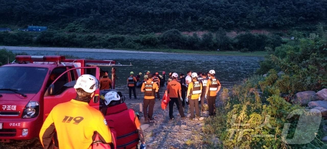 본문 이미지 - 28일 오후 8시 5분쯤 충북 단양군 영춘면 남한강 상류에서 60대 남성 변사체가 발견됐다. (독자 제공) /뉴스1 