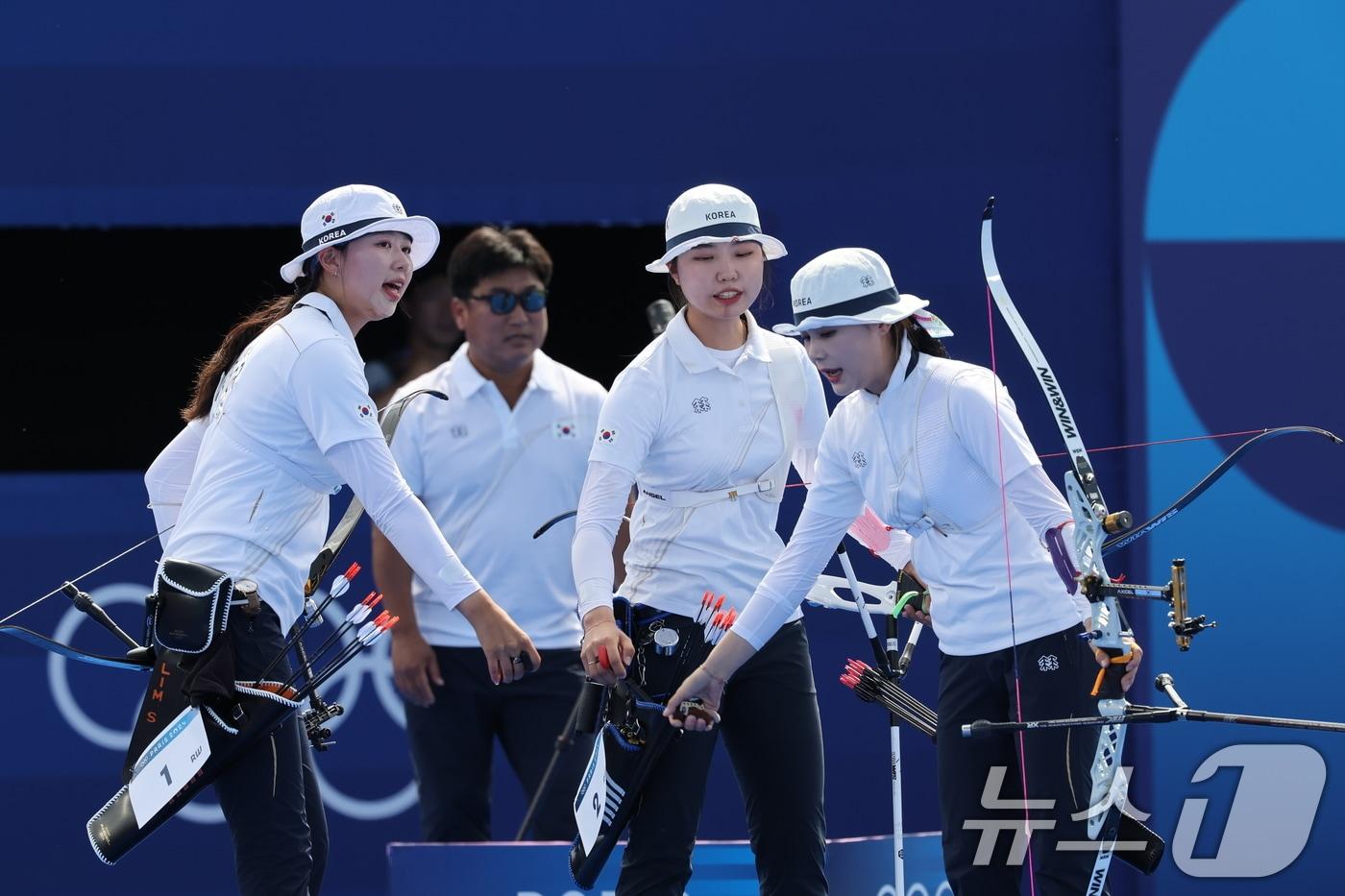 한국 여자 양궁 대표팀이 2024 파리 올림픽 여자 단체 결승에 올라 10연패에 도전한다.ⓒ News1 이동해 기자