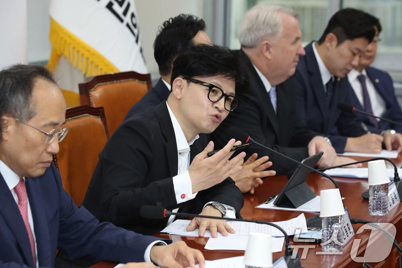 본문 이미지 - 한동훈 국민의힘 대표가 29일 오전 서울 여의도 국회에서 열린 최고위원회의에서 모두발언을 하고 있다. 2024.7.29/뉴스1 ⓒ News1 이광호 기자
