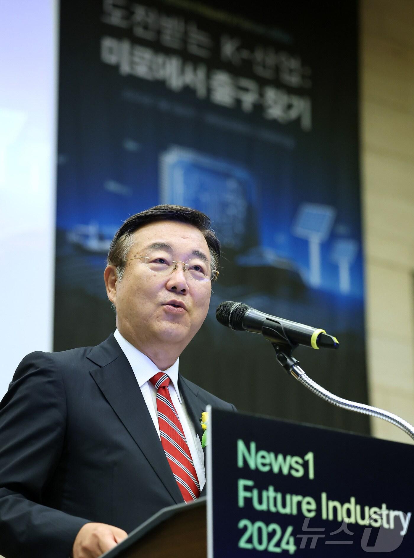 본문 이미지 - 김종석 대통령직속 규제개혁위원회 민간위원장이 3일 서울 중구 대한상공회의소 의원회의실에서 열린 &#39;뉴스1 미래산업포럼&#40;NFIF&#41; 2024&#39;에서 축사하고 있다. 2024.7.3/뉴스1 ⓒ News1 김성진 기자