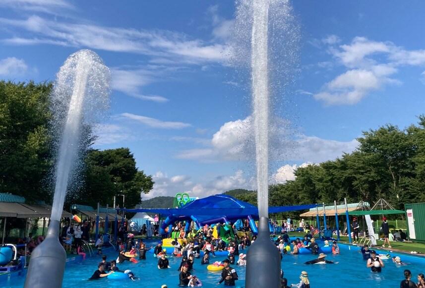 본문 이미지 -  세종 연서면 용암리 고복 야외수영장 워터캐논 (세종시 제공) / 뉴스1