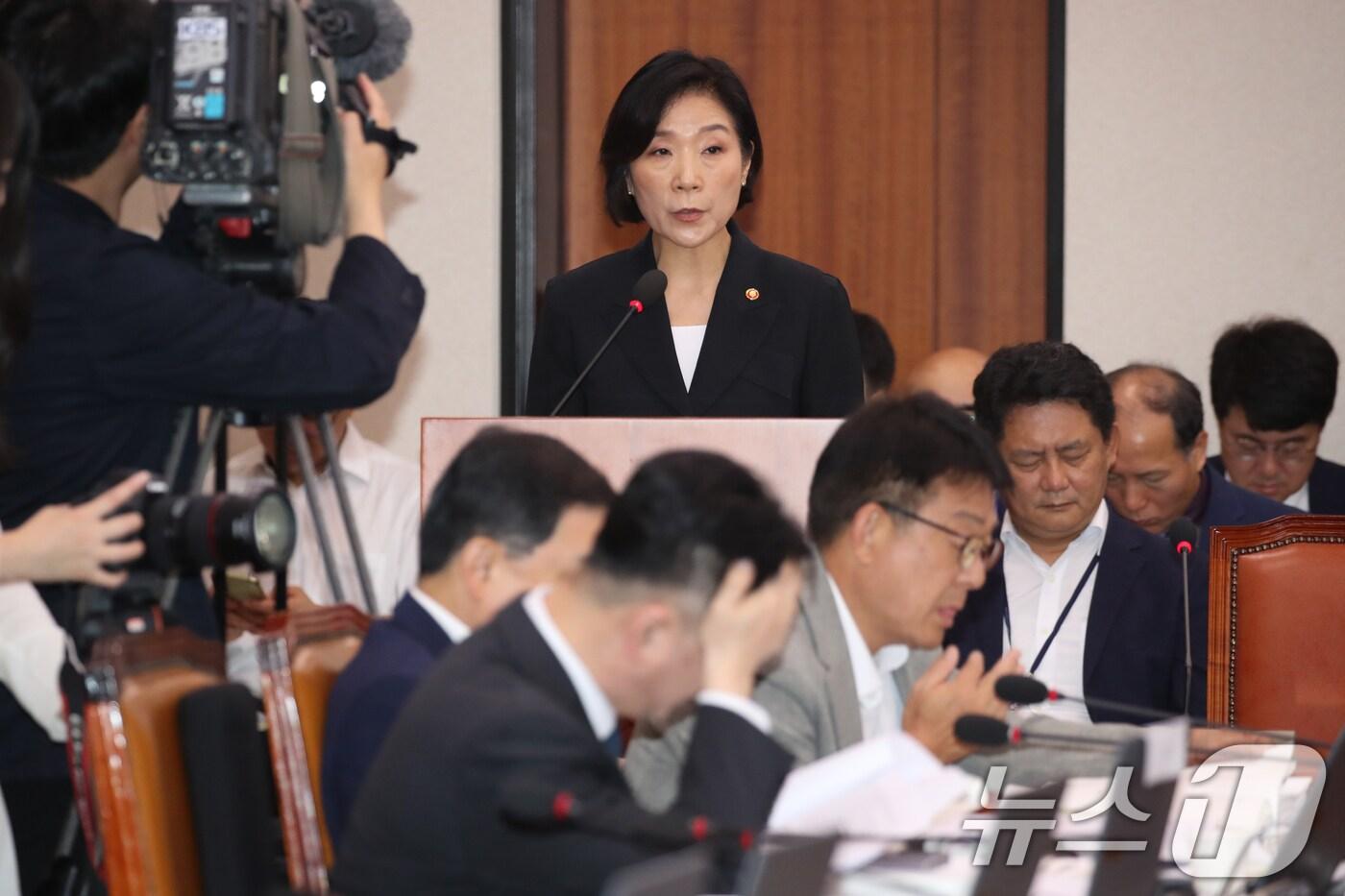 본문 이미지 - 오영주 중소벤처기업부 장관이 30일 오전 서울 여의도 국회에서 열린 산업통상자원중소벤처기업위원회 전체회의에 출석해 업무보고를 하고 있다. 2024.7.30/뉴스1 ⓒ News1 이광호 기자