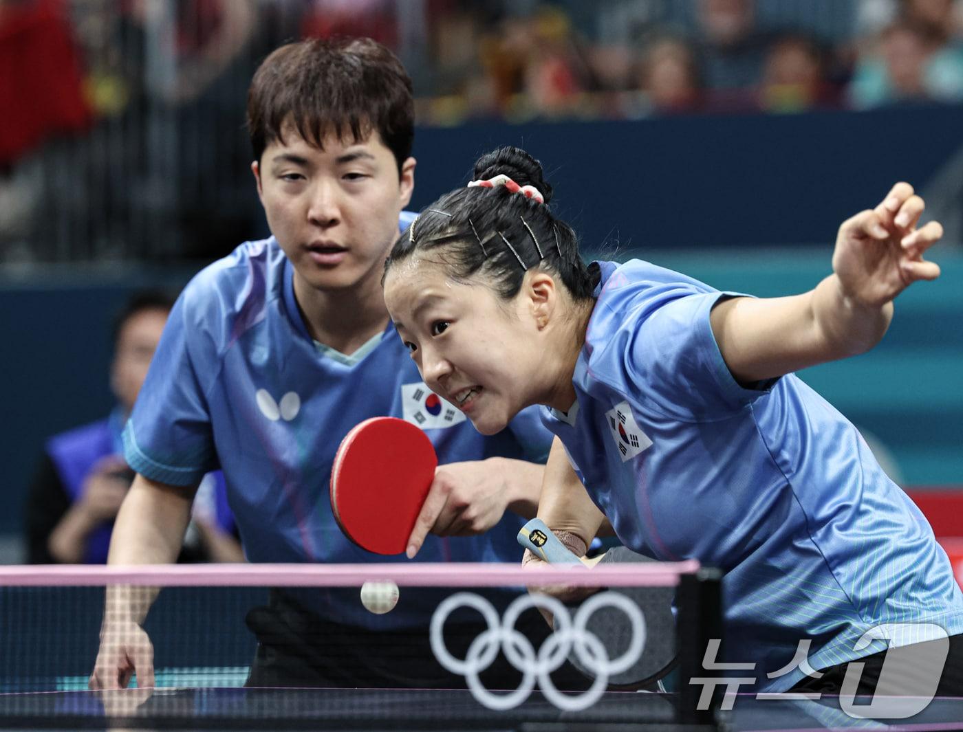 본문 이미지 - 신유빈&#40;오른쪽&#41;과 임종훈. 뉴스1 DB ⓒ News1 DB