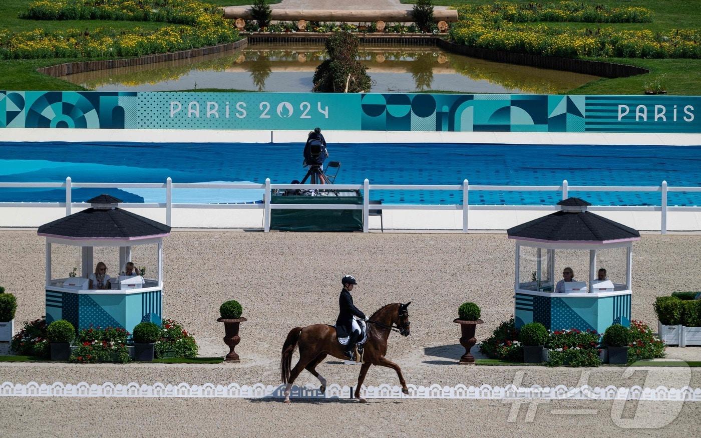 승마 마장마술에 출전해 경기 중인 황영식ⓒ AFP=뉴스1