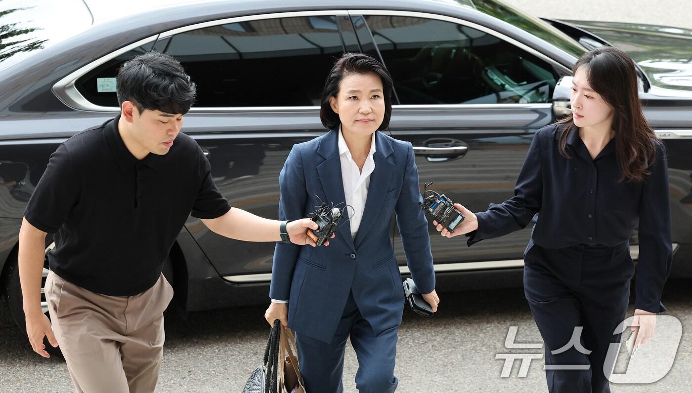 이진숙 신임 방송통신위원장이 31일 오전 경기도 과천 정부과천청사로 출근하고 있다. 2024.7.31/뉴스1 ⓒ News1 김성진 기자