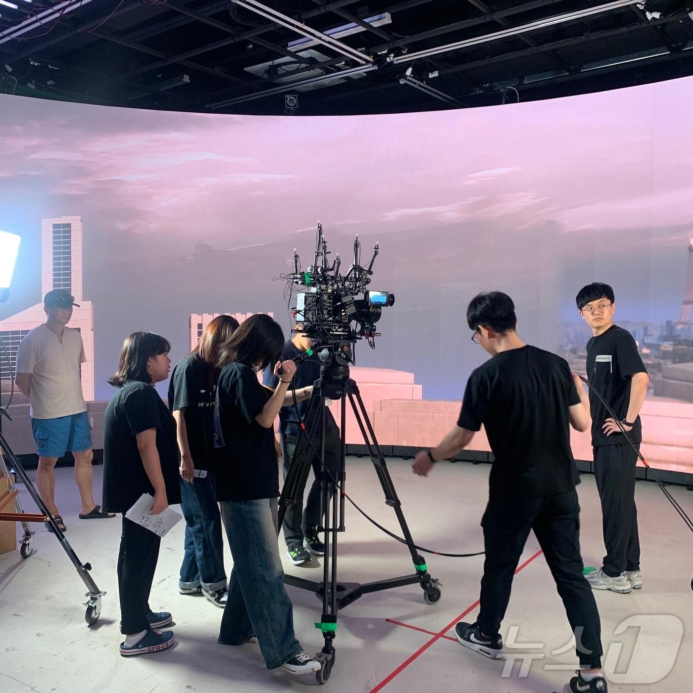 본문 이미지 - 버추얼 프로덕션 전문 인력양성 실무 워크숍이 진행되고 있다.(부산영상위원회 제공)