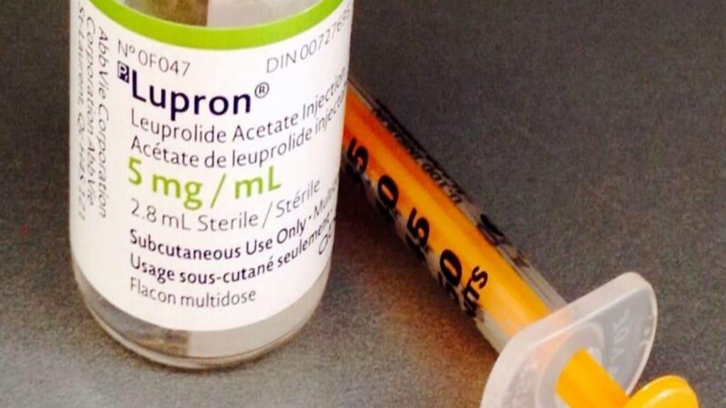 본문 이미지 - 사진의 약은 트랜스젠더 청소년에게 사용되는 루프론으로 조숙한 사춘기 치료에 승인된 약물로, 생식능력과 골밀도 감소 등 여러 부작용이 우려된다. 2024.07.30/&lt;출처:CANADIAN GENDER REPORT 홈페이지&gt;