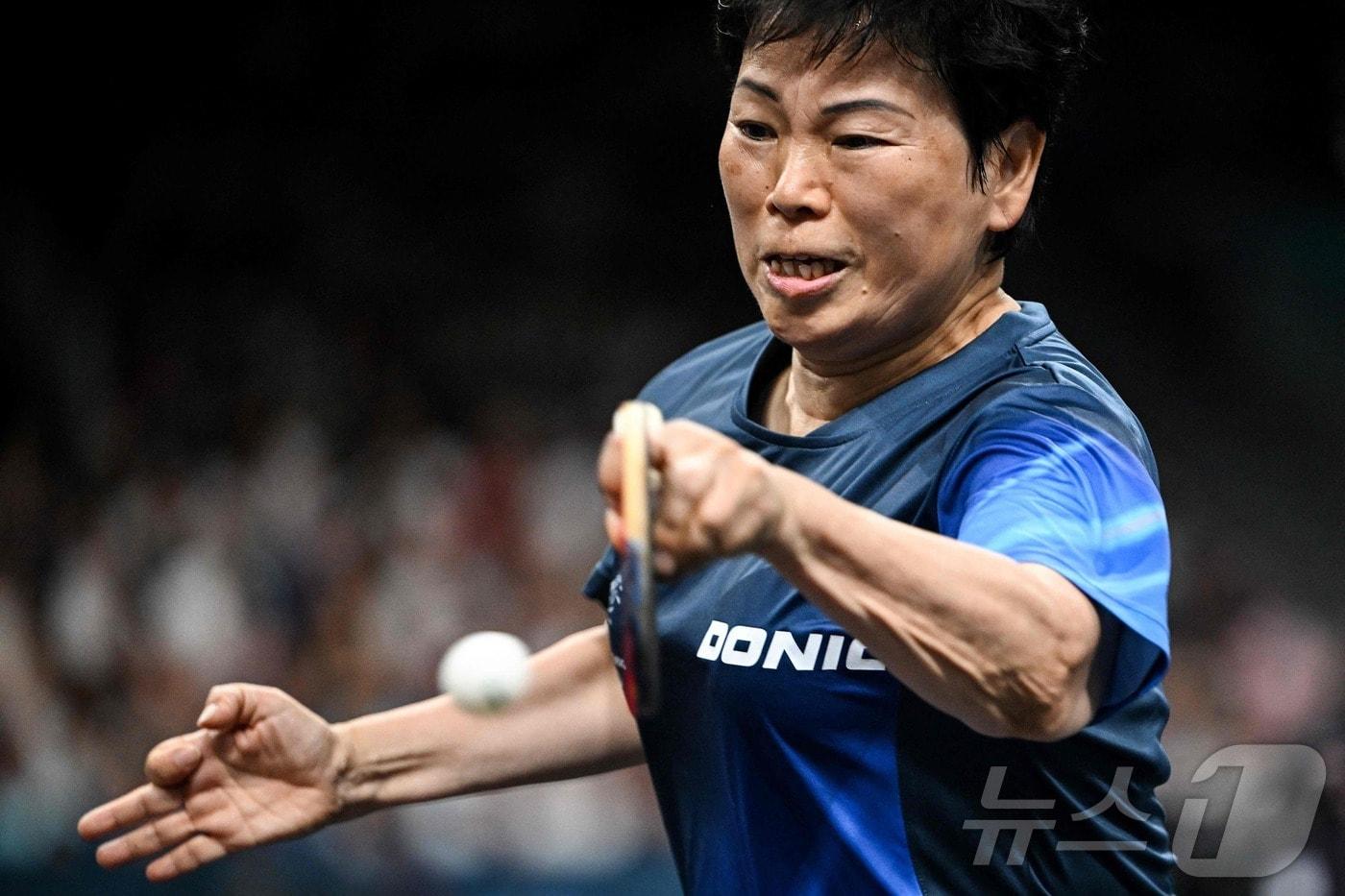 중국계 룩셈부르크인 탁구 선수 니 시아리안이 31일(한국시간) 프랑스 파리 사우스 파리 아레나4에서 열린 '2024 파리올림픽' 탁구 여자 단식에서 중국의 쑨잉샤를 상대했으나 패했다. ⓒ AFP=뉴스1
