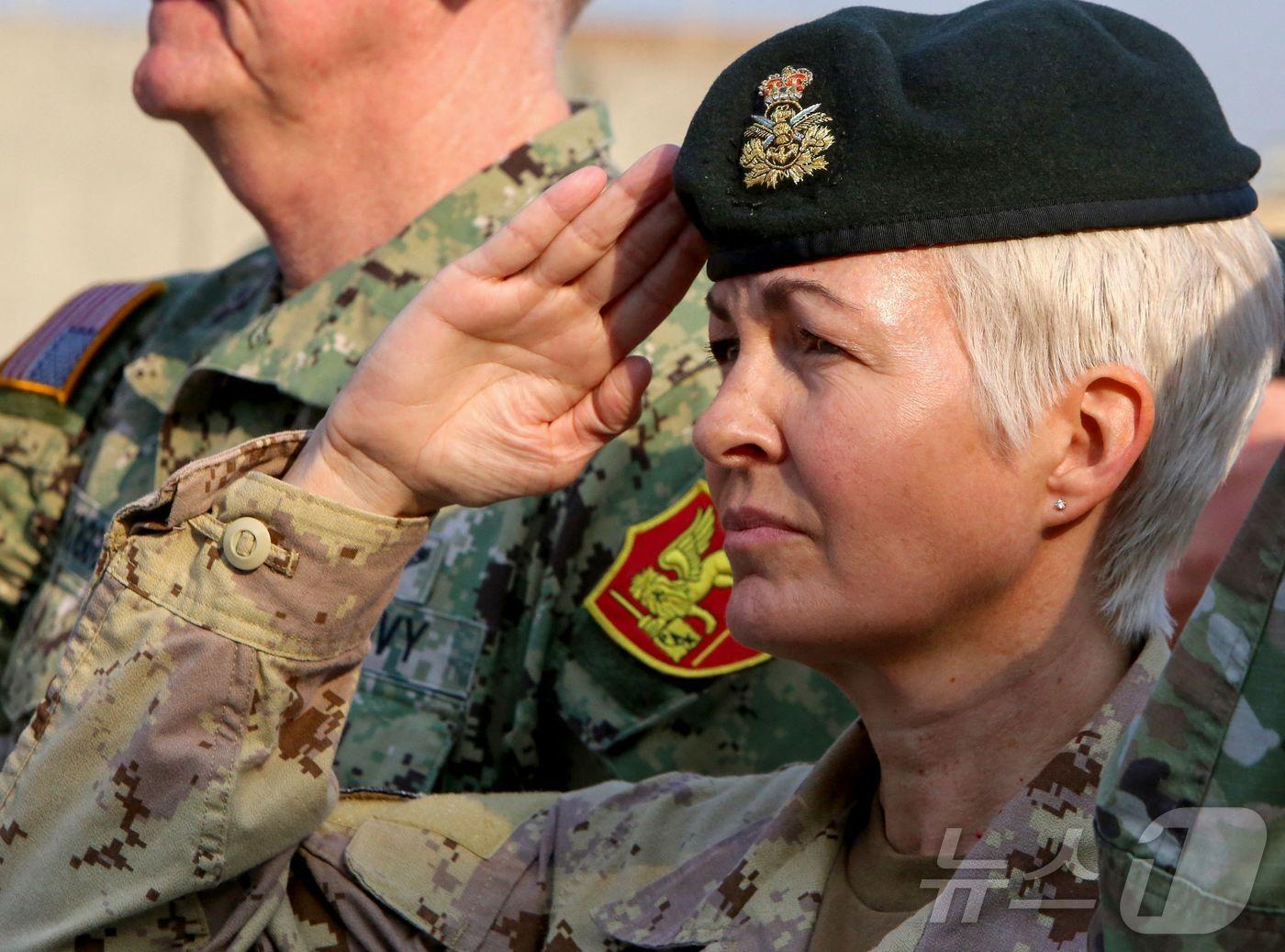 본문 이미지 - 저스틴 트뤼도 캐나다 총리는 3일 제니 캐리그넌 중장&#40;사진&#41;을 캐나다 국방참모총장으로 임명했다. 캐리그넌 중장은 대장으로 진급해 여성 최초로 캐나다군 최고지휘관인 국방참모총장직을 수행하게 된다. 2024.07.03 ⓒ AFP=뉴스1 ⓒ News1 조유리기자