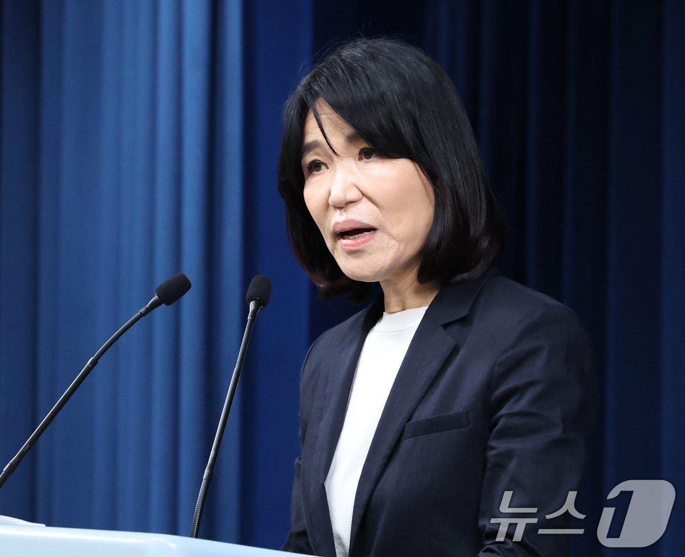 본문 이미지 - 이진숙 신임 방송통신위원장 후보자가 4일 용산 대통령실 청사 브리핑실에서 열린 인사브리핑에서 지명 소감을 말하고 있다. 2024.7.4/뉴스1 ⓒ News1 송원영 기자