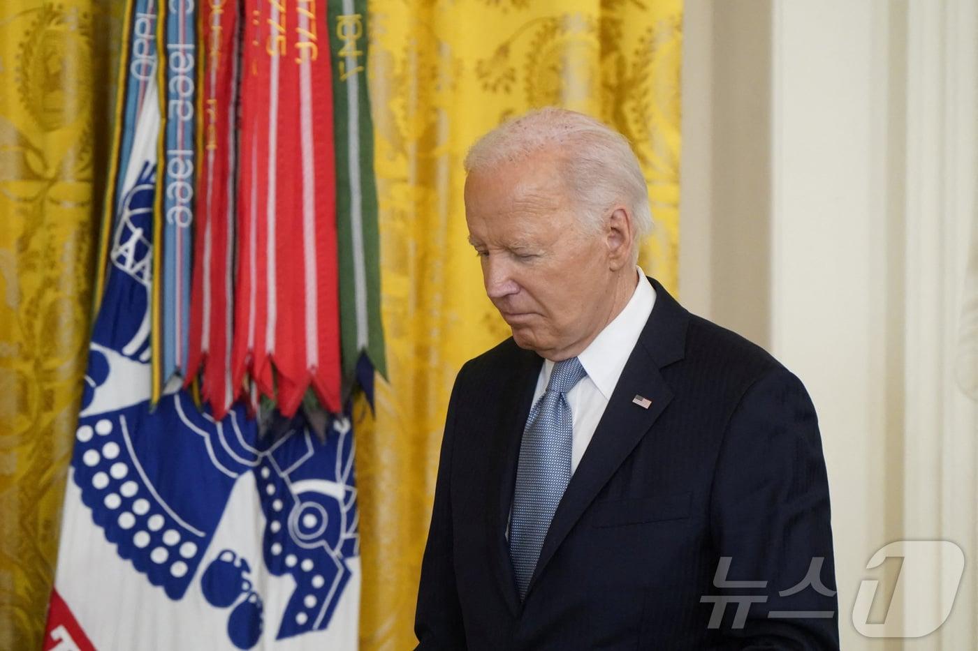조 바이든 미국 대통령이 3일 (현지시간) 워싱턴 백악관에서 열린 명예 훈장 수여식에 참석을 하고 있다. 2024.07.04 ⓒ 로이터=뉴스1 ⓒ News1 우동명 기자