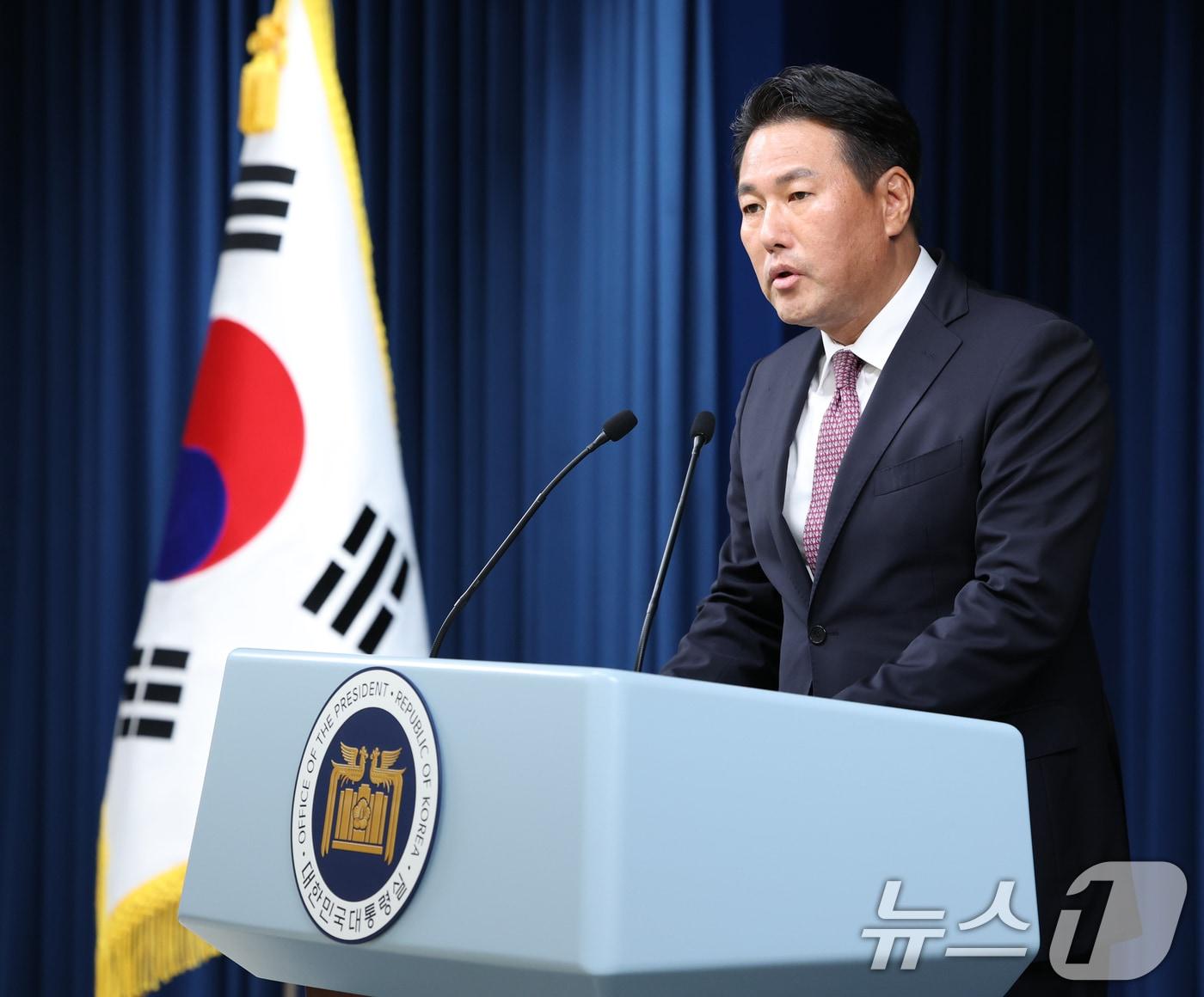 본문 이미지 - 김태효 국가안보실 제1차장이 5일 용산 대통령실 청사에서 윤석열 대통령의 미국 나토 정상회의 순방 관련 브리핑을 하고 있다. 2024.7.5/뉴스1 ⓒ News1 송원영 기자