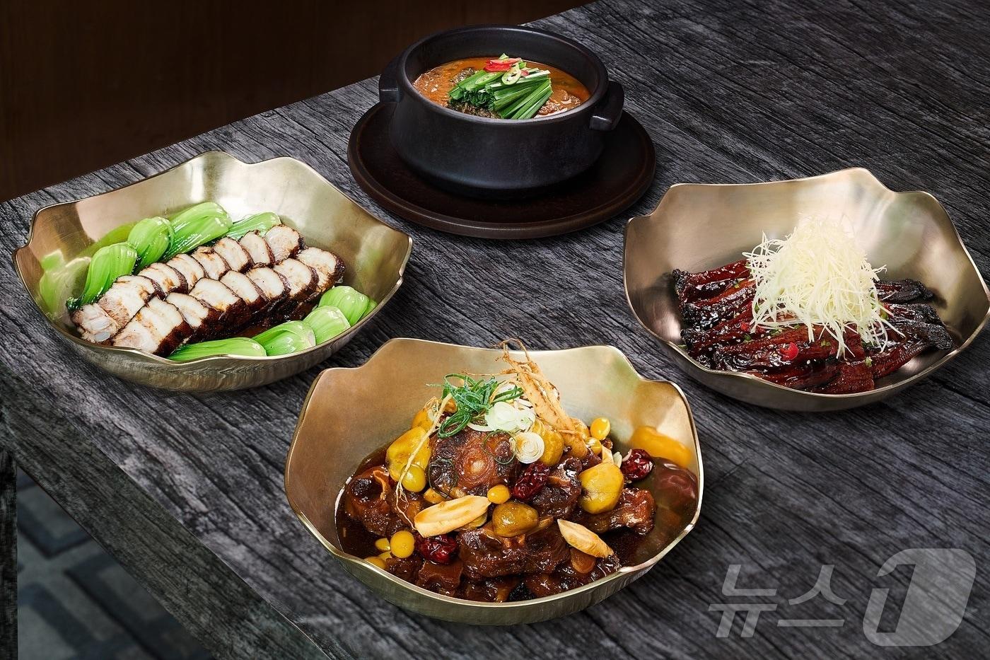 코트야드 메리어트 서울 남대문이 선보인 여름 보양식.(코트야드 메리어트 서울 남대문 제공)